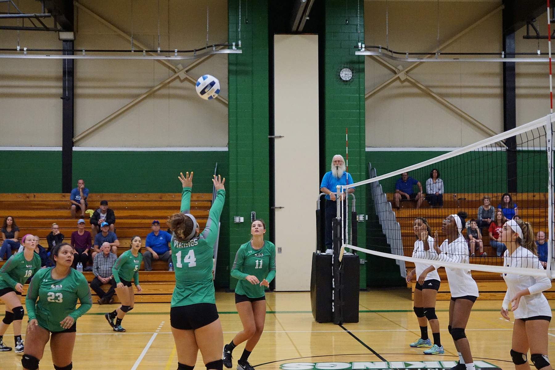 Vikings Volleyball Falls in 4 Sets to Harrisburg Area CC